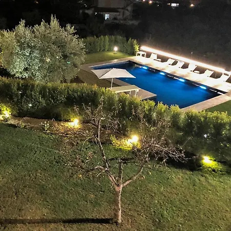 In With Outdoor Swimming Pool Vakantiehuis Viagrande
